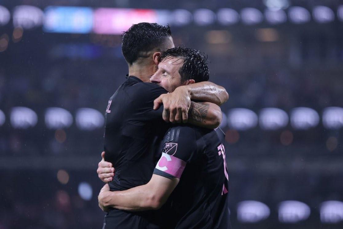 马斯切拉诺, 日上午, 国际