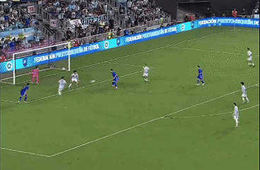 全场最高的, 梅西接球后